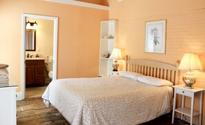 3 makuuhuonetta, silitysrauta/-lauta, Wi-Fi, vuodevaatteet