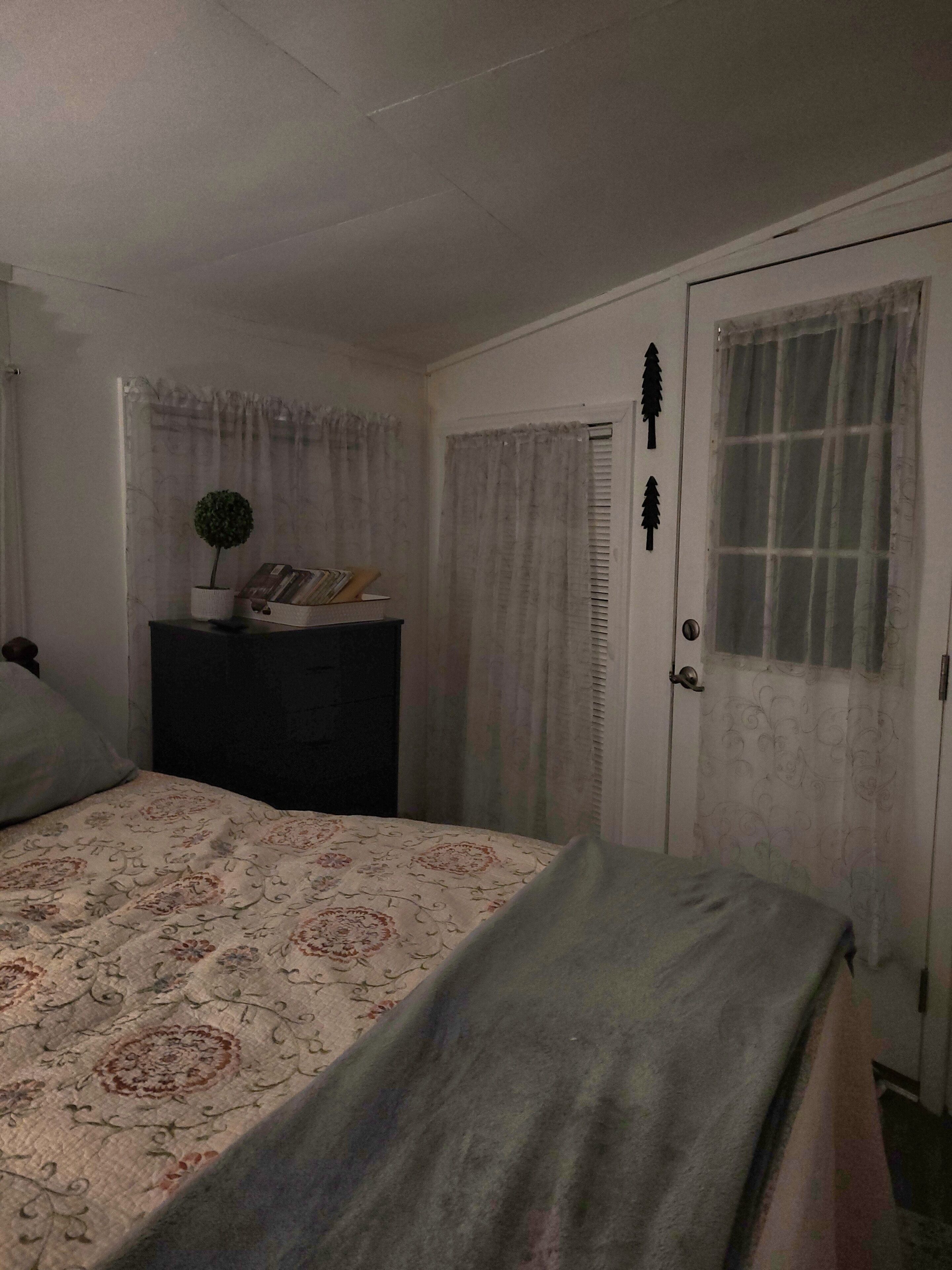 2 habitaciones, tabla de planchar con plancha y wifi gratis 