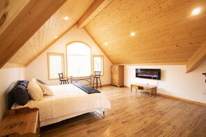 3 Schlafzimmer, Schreibtisch, Bügeleisen/Bügelbrett, Reisekinderbett