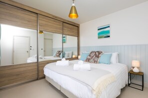 2 室のベッドルーム、アイロン / アイロン台、WiFi、ベッドシーツ