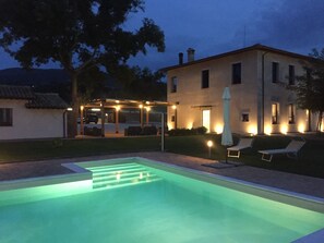 Seasonal outdoor pool, pool umbrellas, pool loungers - Residenza San Bartolomeo (Foligno)