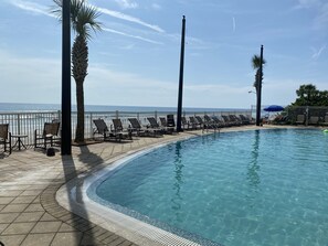 Piscine extérieure, piscine chauffée