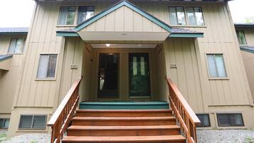 Condo (Windsor Hill K127, Waterville Valley) | Exterior