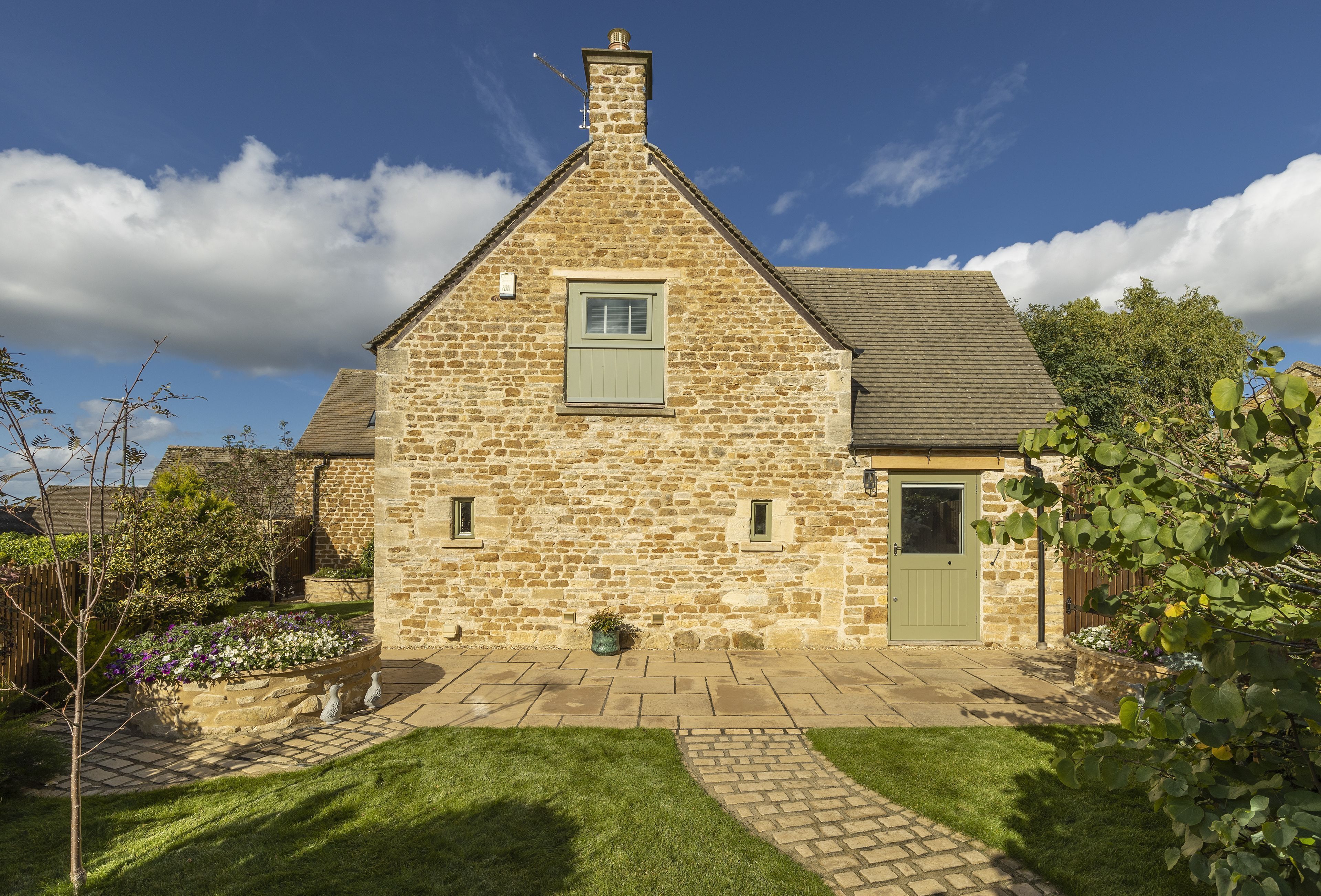 The sunny south facing garden at Stable Barn