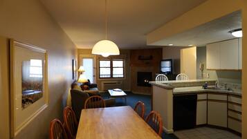 Condo (Deer Park 175A, North Woodstock) | Exterior