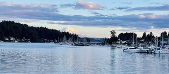 Great Harbor View Entire 2Br & 2Ba Vacation/Getaway Unit