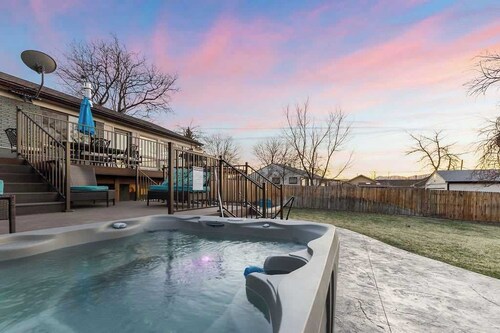 Family Friendly - Pool - Hot Tub - Pets