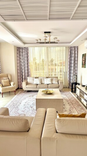 Room - Kilua Beach Resort (Mombasa)