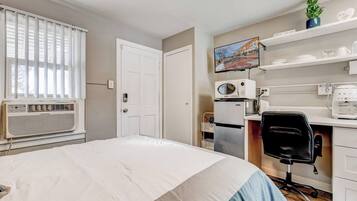 Desk, free WiFi, bed sheets