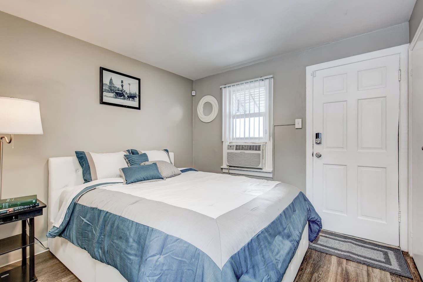 Schreibtisch, kostenloses WLAN, Bettwäsche