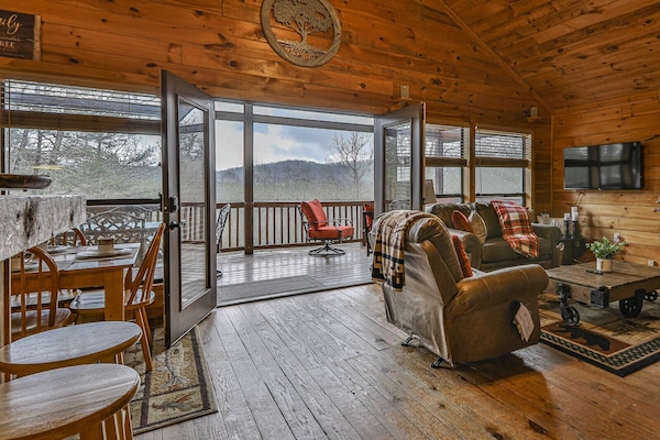 Smart TV, fireplace, table football, ping pong