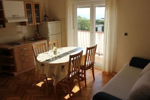 تناول الطعام