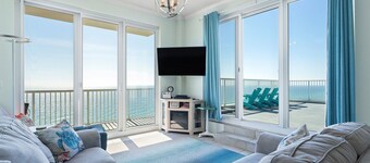 Top Dawg Rooftop Penthouse w/FREE Daily In Season Beach Service.  