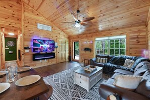 TV, peis, videospill og stereoanlegg