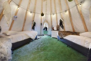 3 bedrooms, memory-foam beds, iron/ironing board, WiFi