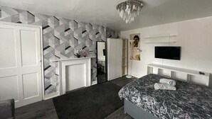 Unclassified image, 2 of 31, button - Liverpool City Stays - City Centre Apartment (Liverpool)