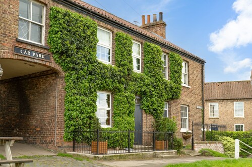 A family break that sleeps 5 guests  in 3 bedrooms
