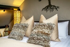 3 slaapkamers, een strijkplank/strijkijzer, internet, beddengoed