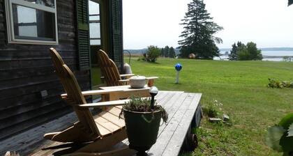 Green-House Cabin and Deck at Rossport by the Sea