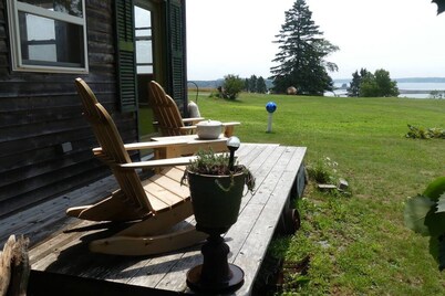 Green-House Cabin and Deck at Rossport by the Sea