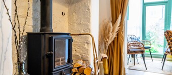 Farndale Den - a family break that sleeps 4 guests in 2 bedrooms