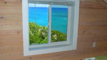 4 bedrooms, travel crib, free WiFi, bed sheets