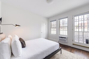 Unclassified image, 3 of 11, button