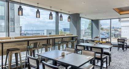 Premier Inn Torquay Harbour