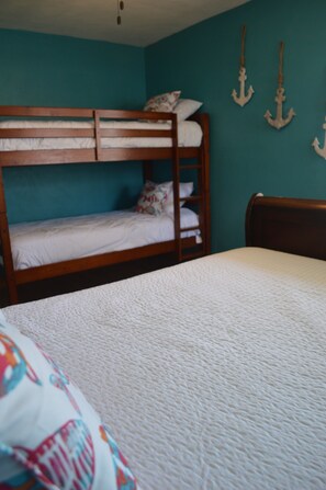3 habitaciones, tabla de planchar con plancha y wifi gratis 