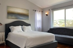 3 bedrooms, desk, iron/ironing board, travel cot