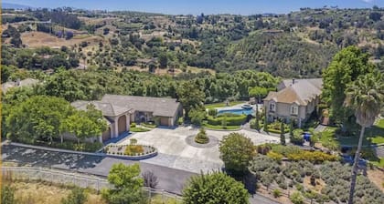 Serene Guest House on Avocado Grove and Vineyard