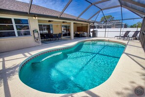 Outdoor pool, a heated pool - Beautiful Open Concept Pool House With Lanai and Private Fenced In Yard (Englewood)