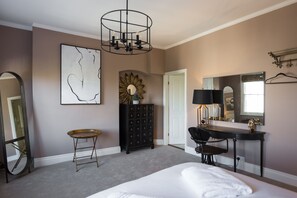 3 chambres, fer et planche à repasser, Wi-Fi gratuit, draps fournis