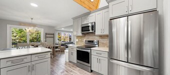 Beautiful Manchester VT Mountain Retreat w/Hot Tub