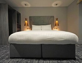 Deluxe Double Room | Egyptian cotton sheets, premium bedding, Select Comfort beds, desk