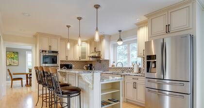 5-star Luxurious 4 Bedroom Home by the Beach and Minutes from Mystic