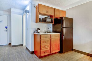 Microwave, coffee/tea maker, toaster - Studio 6 Bartlesville, OK (Bartlesville)