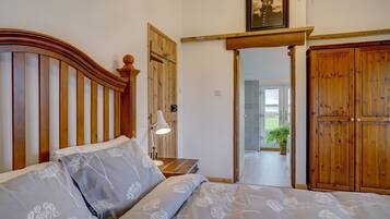 4 Schlafzimmer, Bügeleisen/Bügelbrett, WLAN, Bettwäsche