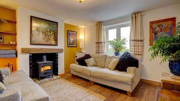 Smart TV, fireplace, offices