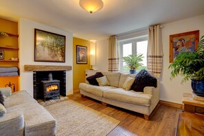 Smart TV, fireplace, offices