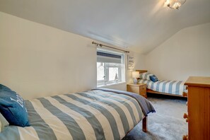 2 bedrooms, iron/ironing board, travel cot, WiFi - Brig Cottage | East Ruston Cottages. Scratby, Norfolk (Great Yarmouth)