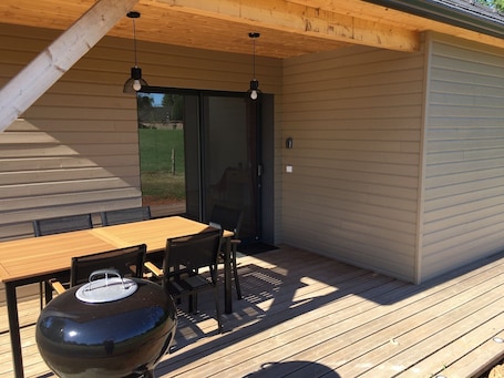 Outdoor dining. House