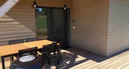 2 CHALETS NEUFS RIEN QUE POUR VOUS ET PROCHES DE TOUTES COMMODITES