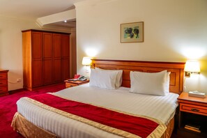 Minibar, desk, bed sheets, wheelchair access - Gulf Pearl Hotel (Manama)