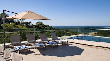 Outdoor pool, sun loungers