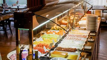 Desayuno bufé gratuito y diario