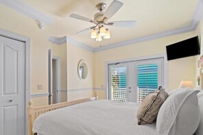 7 bedrooms, iron/ironing board, WiFi, bed sheets