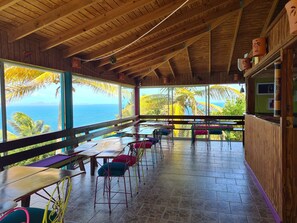 Outdoor dining - BLUE COTTAGE Almost Paradise (Sauteurs)
