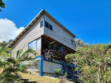 Exterior. FISH COTTAGE Almost Paradise