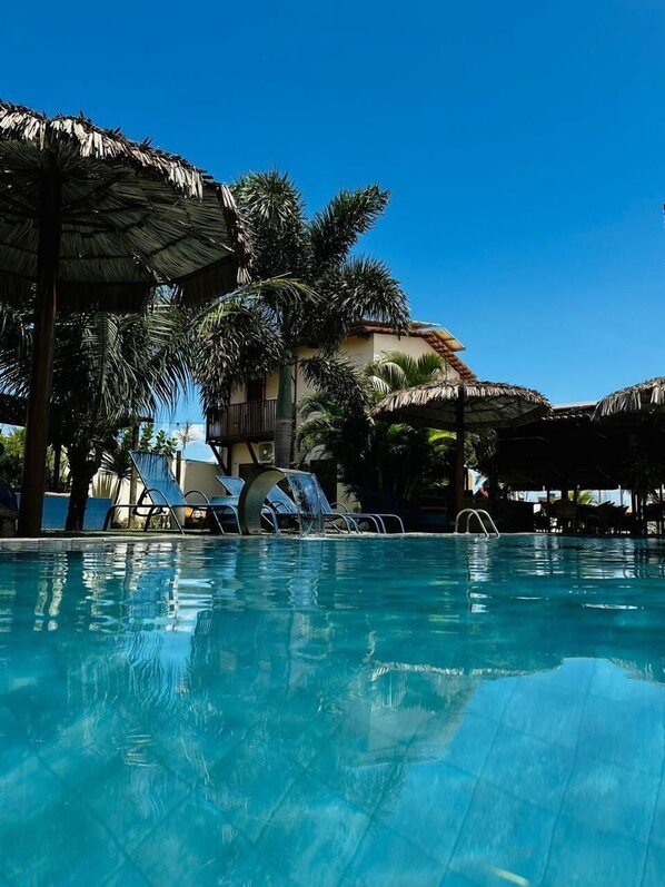 2 outdoor pools, open 7:00 AM to 10:00 PM, pool umbrellas, sun loungers - Pousada Solarium de Gostoso (São Miguel do Gostoso)